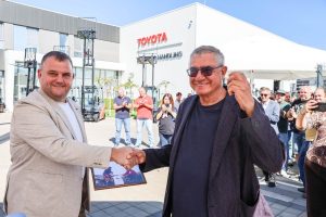 „Асарел-Медет“ дари нова машина за Българската антарктическа програма