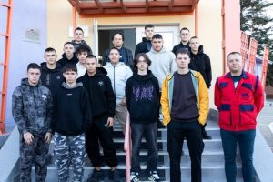 Десетият випуск на дуалното обучение започна практиката си в „Асарел-Медет“