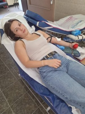 21-годишната студентка Елица Паунова е първият кръводарител в кампанията „Усмихни сърце“