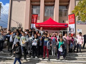 Пожарникари учиха деца и младежи как да реагират при бедствия