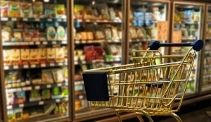 Три институции проверяват цените на храните от доставчика до магазина