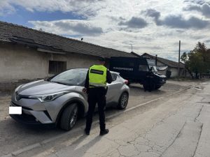 Трима души са задържани при полицейската спецакция
